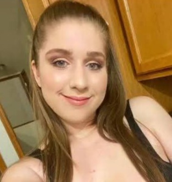 Laura Smith, 29, Uk