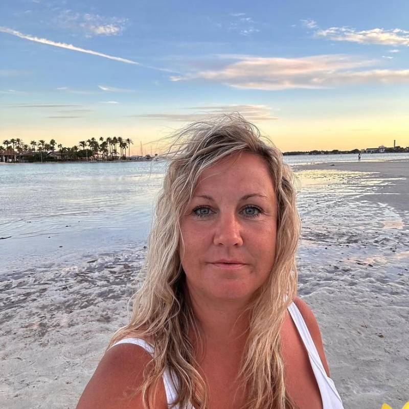 Elizabeth67, 41, racine wi