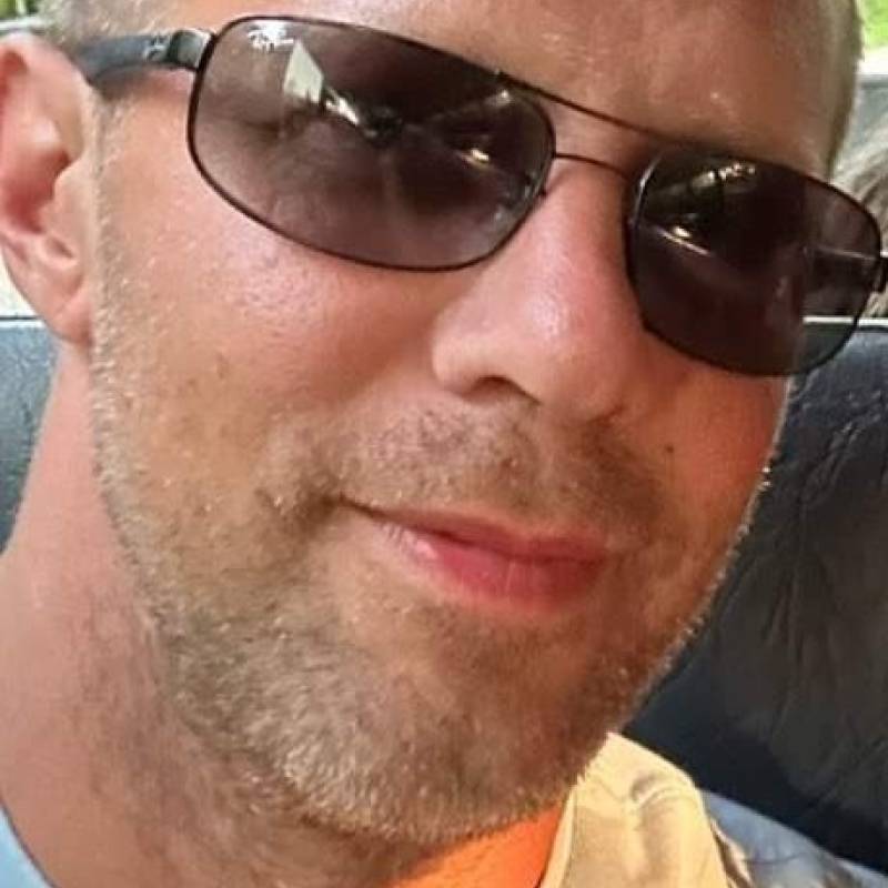 James, 47, Brazil