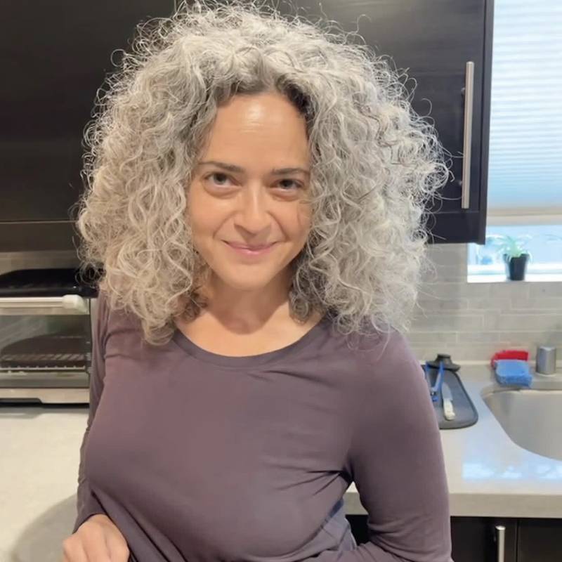 Victoria, 46, USA