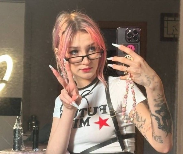 Emily, 24, zambia