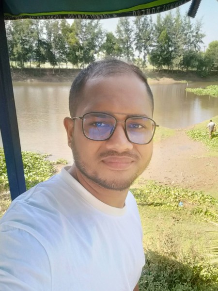 MD Alamgir, 29, Algeria