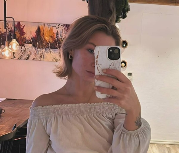 Silvia, 40, London