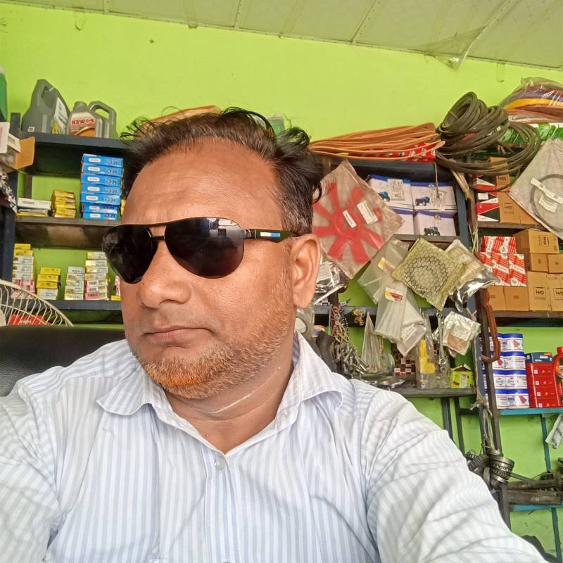 Yusof, 41, Porto novo