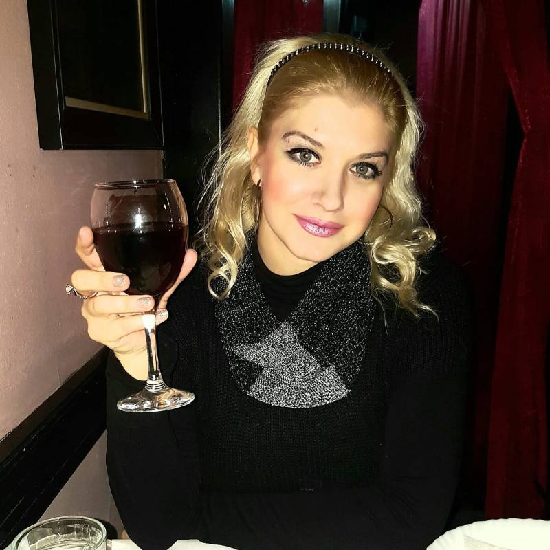 Stefkaa, 38, taxes