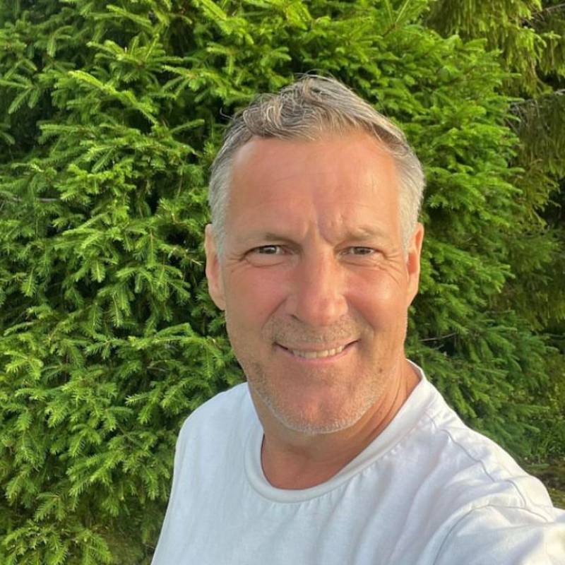Alex, 57, taxes