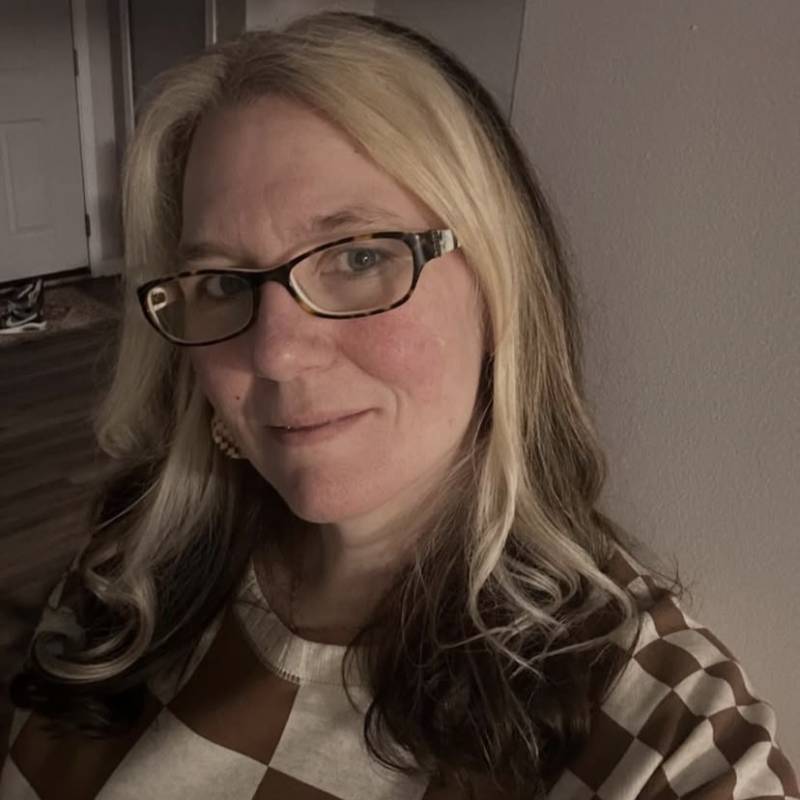 Clara, 46, London