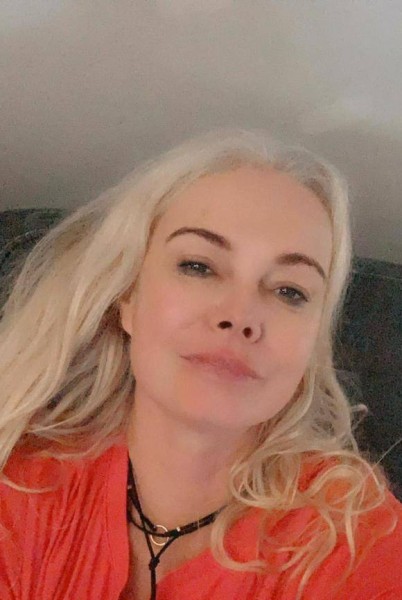 Mary, 65, Canada