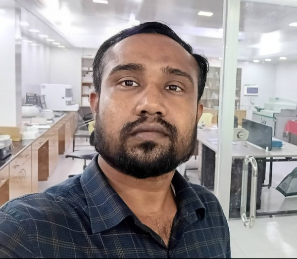 Reza, 37